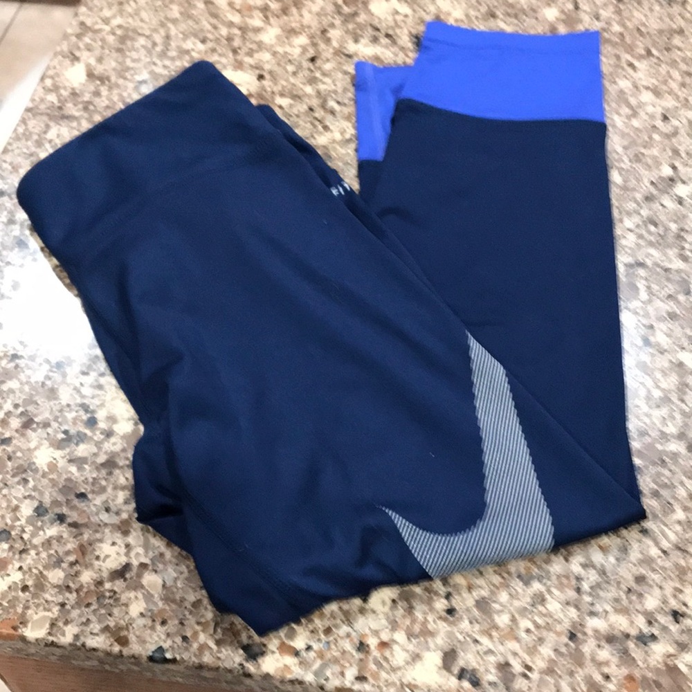Nike Dri-fit Capri leggings size small